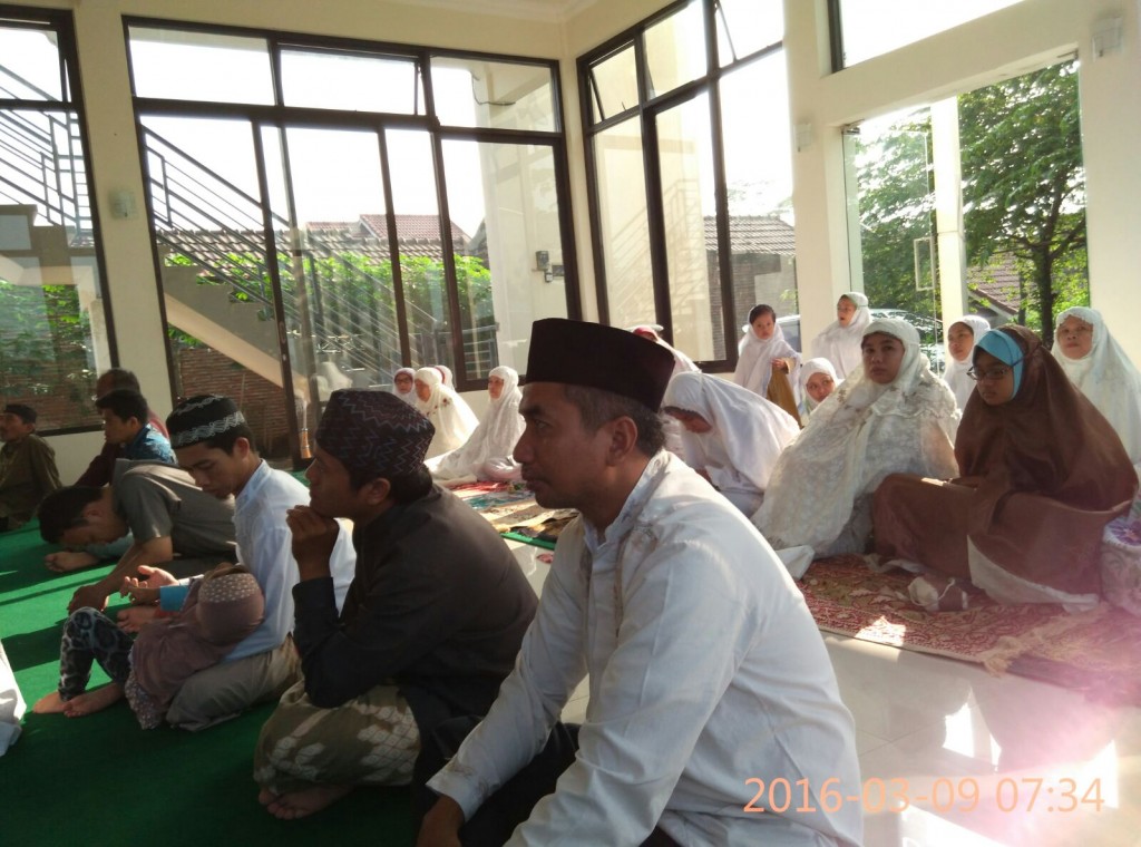 Salat Gerhana di Masjid Surya Gemilang, PRM Tunggul Wulung Lowokwaru, Malang