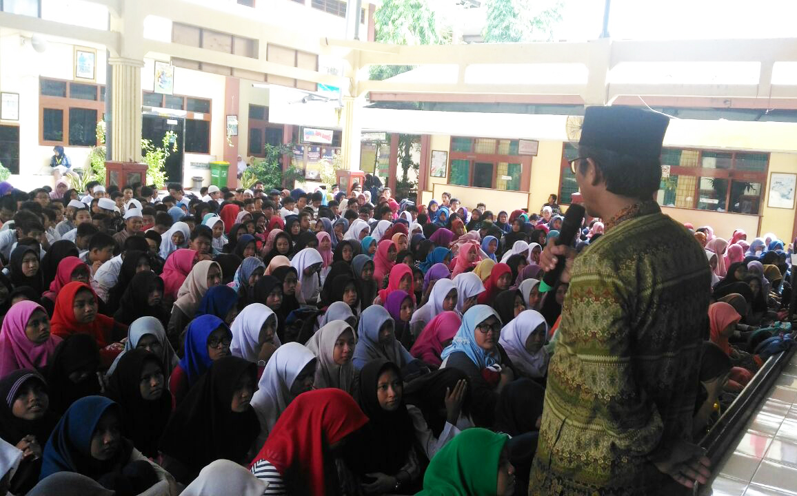 Maulid Nabi di SMPN 16 Sby  pwmu.co