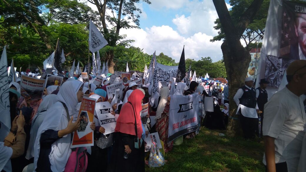 Ribuan Umat Islam Demo Konjen AS di Surabaya Protes Klaim 