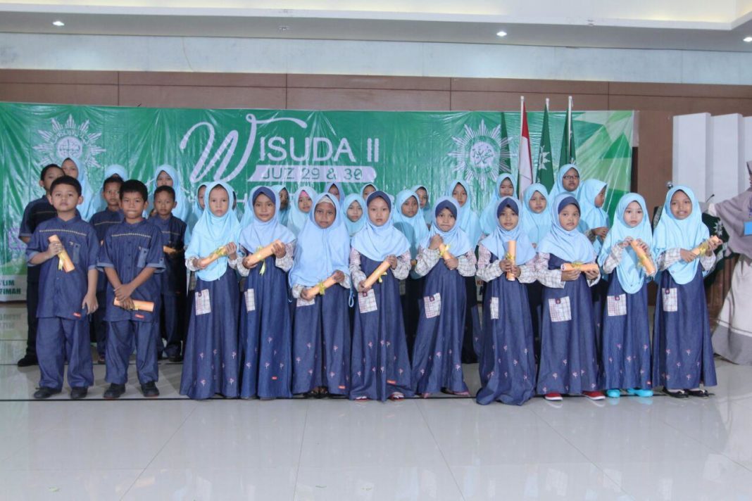 Hafal 12 Juz Rumah Tahfidz Aisyiyah Nganjuk Wisuda  Anak  