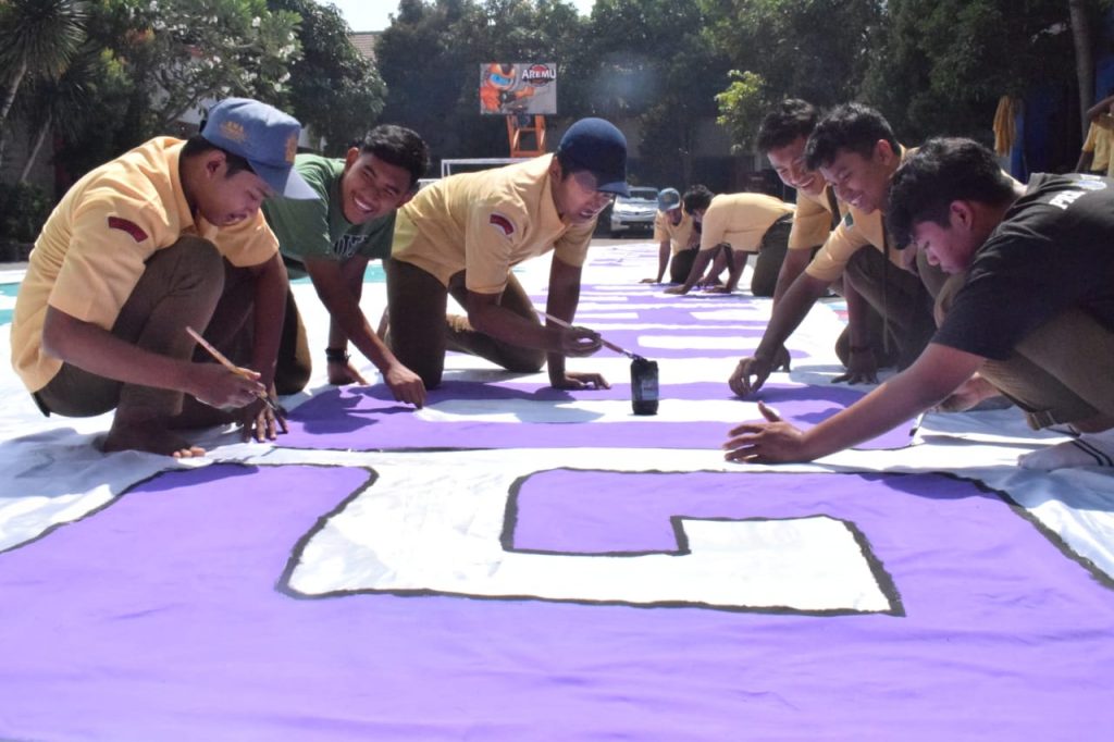 Gambar Air Menetes Ada Kisah Haru di Balik Berkibarnya Bendera Raksasa 