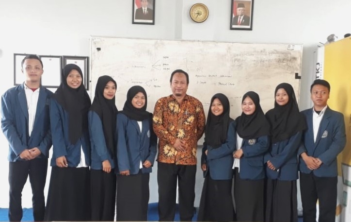SMK Muhammadiyah 3 Gresik menerima delapan mahasiswa PLP (pengenalan lapangan persekolahan) Universitas Muhammadiyah Gresik (UMG), sejak Rabu (22/1/2020).