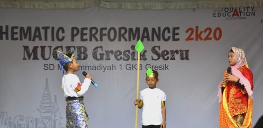 Kisah Sumur Songo dipentaskan SD Mugeb dalam Thematic Performance. Bercerita tentang cucu Sunan Giri yang dilamar Pangeran Majapahit yang non-Muslim.
