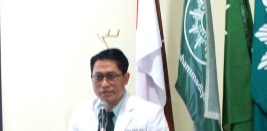 Survei Akreditasi SNARS 1.1 di RSMG (Rumah Sakit Muhammadiyah Gresik), Senin-Kamis (24-27/2/20), Direktur dr Imam Suyuthi SpAn dapat jempol.