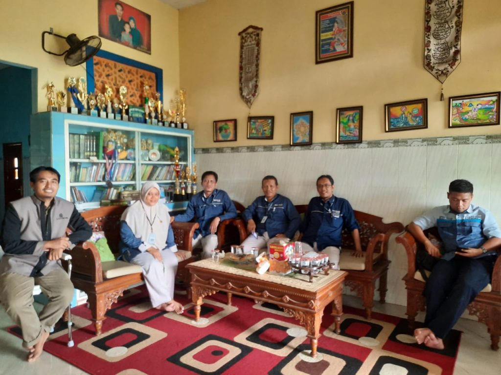 Silaturahim dan rapat koordinasi Majelis Dikdasmen GKB di rumah guru. (Mufidatul Latifah /PWMU.CO)