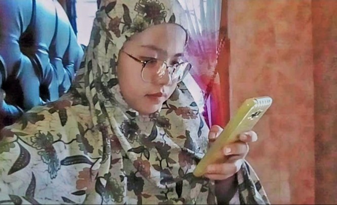 Quiz ala Pesantren Muhammadiyah Babat melalui grup WhatsApp Pesantren dilakukan untuk mengisi waktu luang sekaligus menjalin komunikasi dengan para santri.