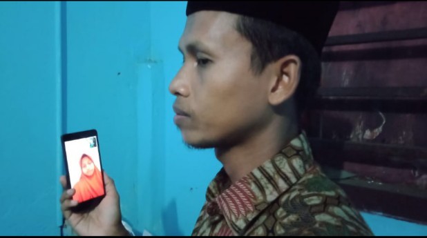 Setoran hafalan al-Quran secara online dilakukan oleh SMP Mutu Surabaya karena siswa harus belajar di rumah akibat pandemi Covid-19.