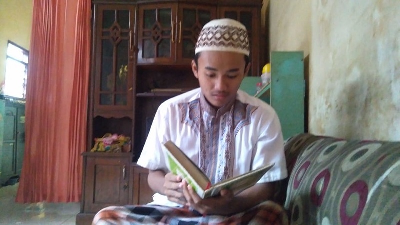 Siswa Mutu murojjah al-Quran di rumah selama liburan akibat wabah corona selain mengikuti KBM daring selama 2 minggu ini.