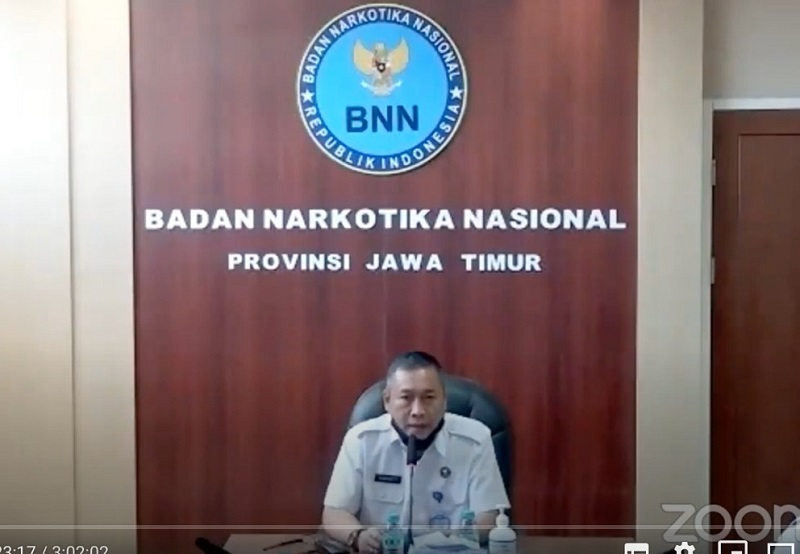 Kaum milenial menjadi sasaran empuk narkoba disampaikan Brigjen Pol. Bambang Priyambadha SH MHum kepala Badan Narkotika Nasional Provinsi (BNNP) Jawa Timur, Selasa (30/7/20).