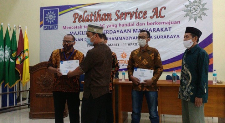 Pelatihan service AC MPM PDM Surabaya usai, peserta kebanjiran order. Pelatihan dilaksanakan di Gedung PUSDAM Kota Surabaya mulai Sabtu (6/3/2021) hingga Ahad (11/4/2021).