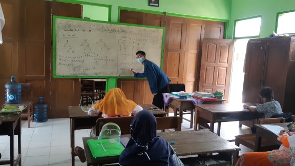 Kampus Mengajar Perintis Memajukan Pendidikan Indonesia, ditulis oleh Abdul Jaelani, salah seorang mahasiswa Program Kampus Mengajar UMG.