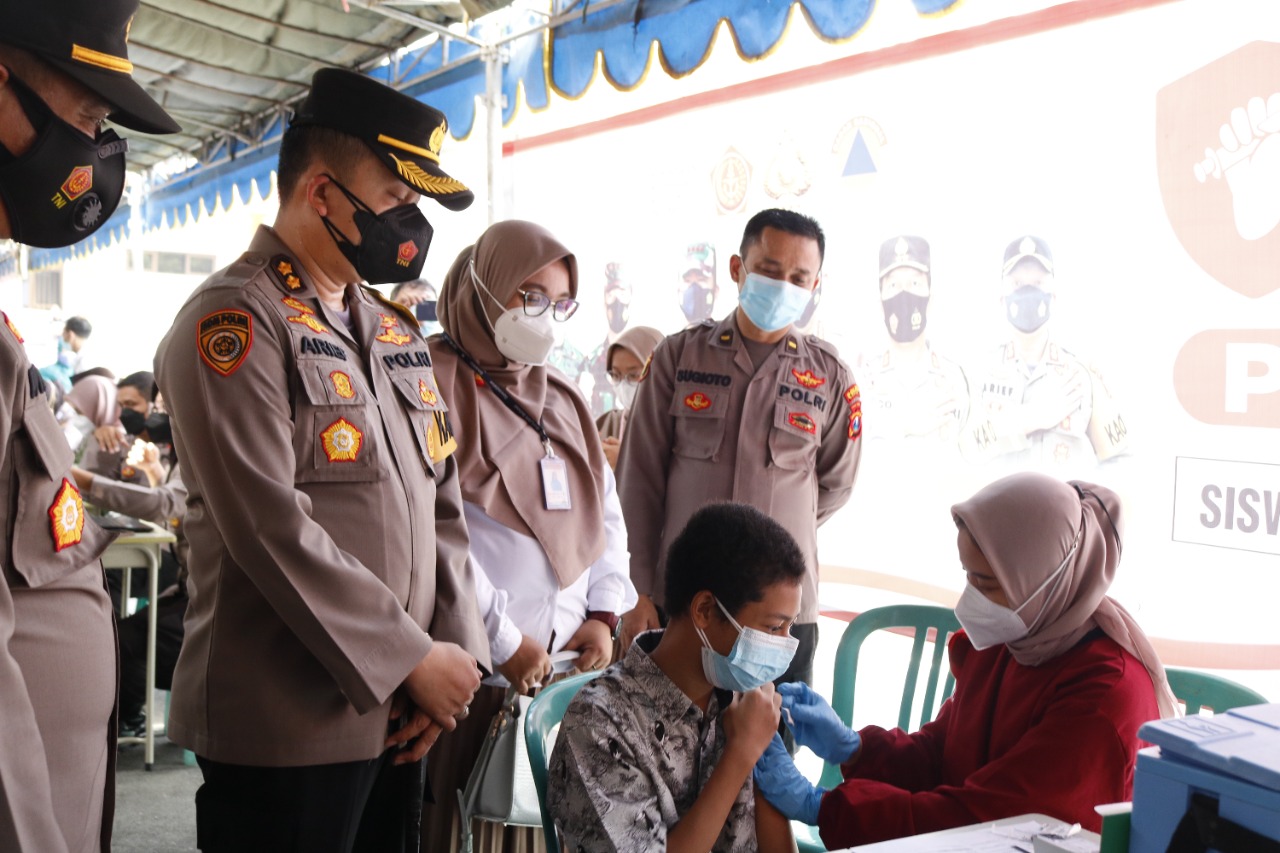 Vaksinasi 1 200 Orang Di Spemdalas Begini Kesan Siswa Pwmu Co