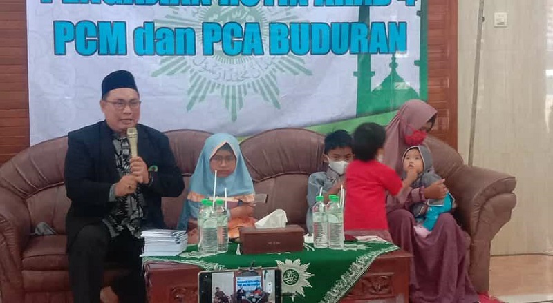  Kiat orangtua menjadikan anaknya penghafal al-Quran disampaikan Suherman Fadli, ayah dari Elfadh Aqeela Zahidah, juara Hafidz Indonesia RCTI 2021, Ahad (24/10/21).