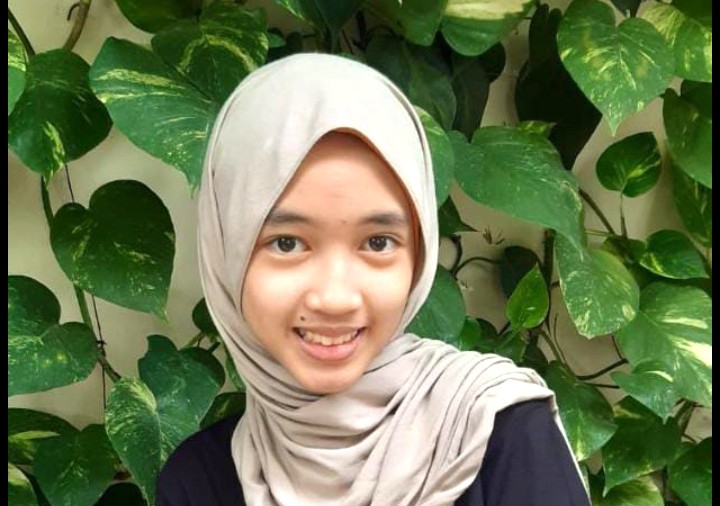 Rana Fathiyyah Azzahra, siswi SMP Muhammadiyah hasilkan karya film dan buku. Jiwa berkarya nampaknya sudah ada dalam diri siswi SMP Muhammadiyah 8 Bandung ini.