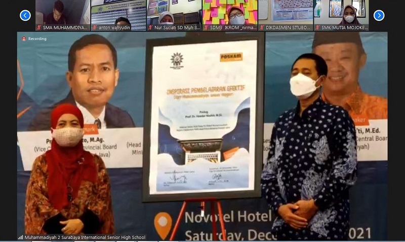 Buku PJJ Efektif Muhammadiyah resmi diluncurkan pada acara Muhammadiyah Educational Conference di Hotel Novotel Surabaya, Sabtu (18/12/21).