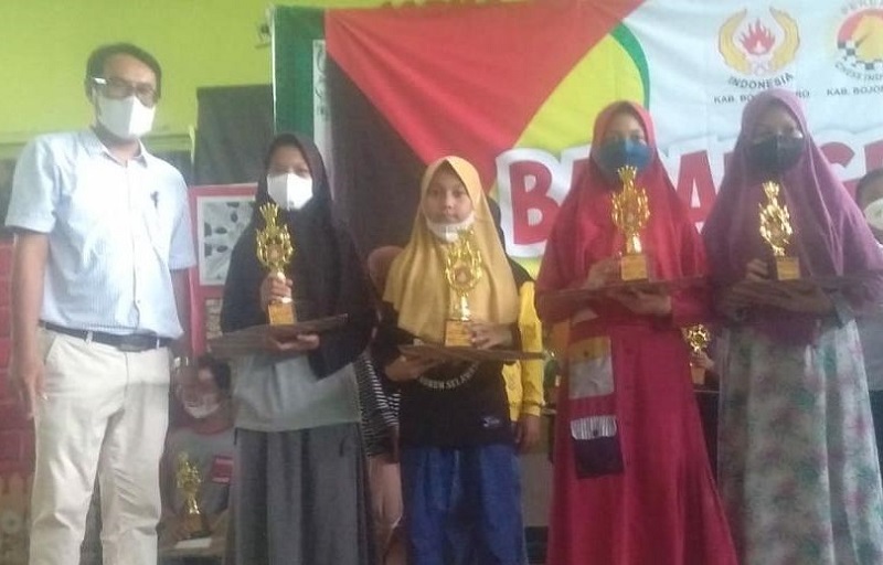 MIM 15 Penganten memborong prestasi di Turnamen Persatuan Catur Seluruh Indonesia (Percasi) yang bekerjasama dengan Dinas Pendidikan Kabupaten Bojonegoro, Ahad (5/12/21).