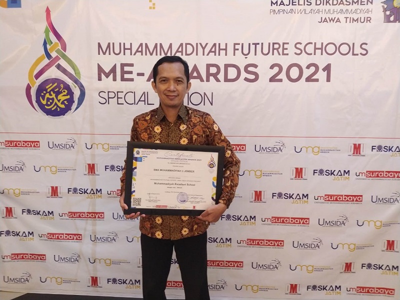 Smamga Jember meraih Excellent School dalam Ajang Muhamadiyah Education Award 2021 Special Edition yang diselenggarakan Majelis Dikdasmen PWM Jawa Timur, Sabtu (25/12/21).