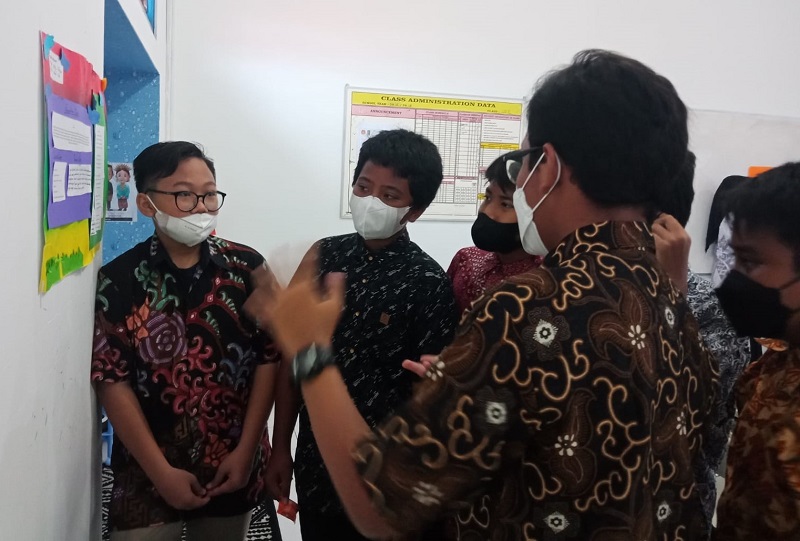 Bersilaturrahim, Metode Asyik Belajar Puisi Rakyat di Spemdalas, liputan Kontributor PWMU.CO Ichwan Arif