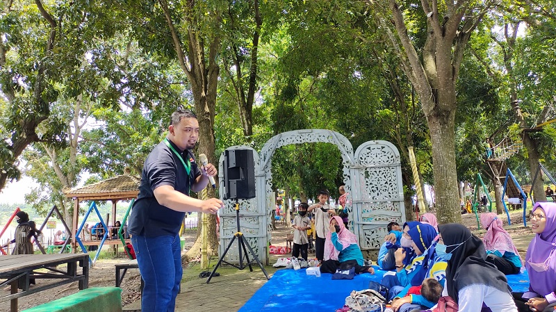PCNA Laren Lamongan mengadakan Upgrading kepemimpinan dan outbound di Taman Wisata Kendalfornia Desa Kendal Kecamatan Sekaran, Ahad (20/2/22).