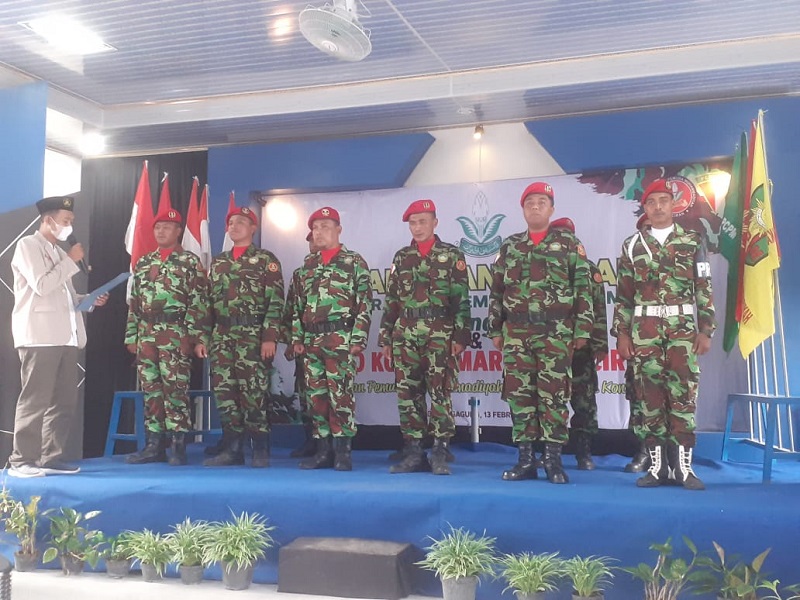  Kokam Cabang Paciran dilantik Ketua Pimpinan Cabang Pemuda Muhammadiyah (PCPM) Paciran Anas Maruf SSos di lantai 3 Aula SMPM 12 Sendangagung Paciran, Ahad (13/2/22).