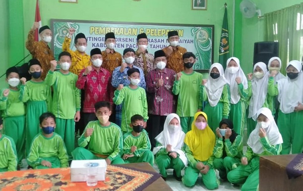 Siswa Madrasah Muhammadiyah dominasi kontingen Pekan Olahraga dan Seni (Porseni) MI dari Kementerian Agama Kabupaten Pacitan.