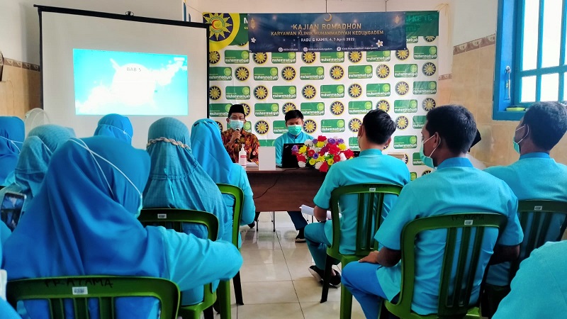 Klinik Muhammadiyah Kedungadem Adakan Baitul Arqom, liputan Samsul Arifin kontributor PWMU.CO