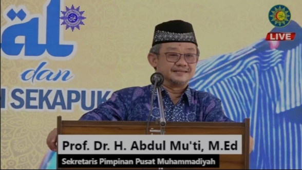 Sekretaris PP Muhammadiyah Prof Dr Abdul Mu'ti saat tausiyah sebelum Ground Breaking RS PKU Muhammadiyah Sekapuk (Elsa Wahyuningtias/PWMU.CO)