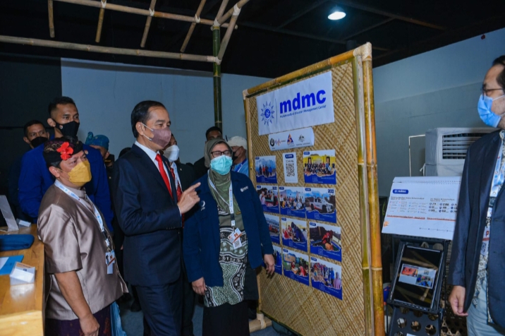 Presiden Jokowi mengunjungi stand MDMC di Bali Colection Nusa Dua (istimewa/PWMU.CO)