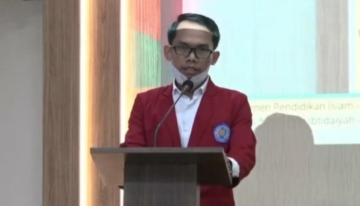 Guru MIM 1 Kota Probolinggo Raih Yudisium Terbaik FAI Umsida, liputan kontributor PWMU.CO Kota Probolinggo Hanafi.