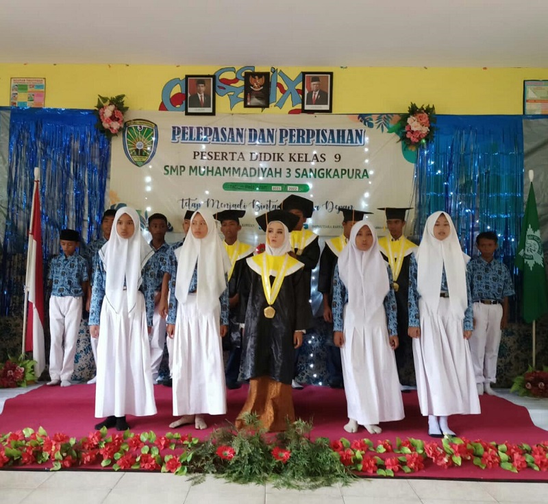 SMP Mutiara Bawean Gelar Acara Perpisahan, liputan kontributor PWMU.CO
