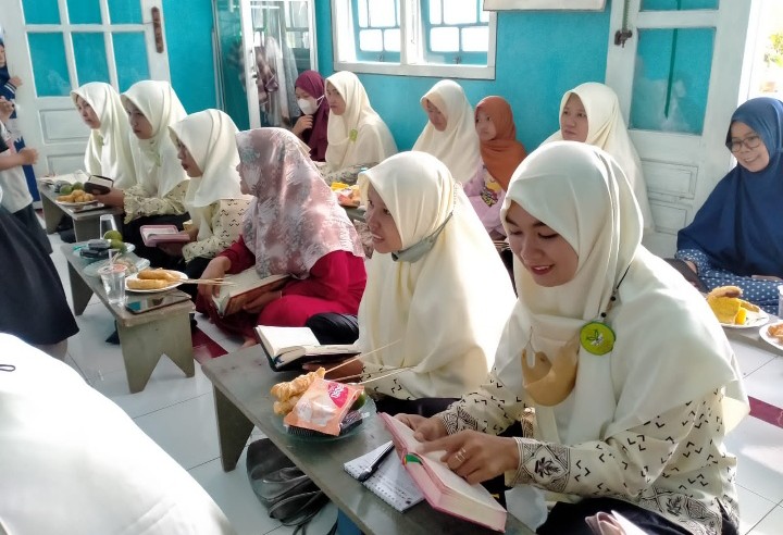 Jangan Malu Belajar Al-Quran, liputan kontributor PWMU.CO Kabupaten Gresik Kusmiani.
