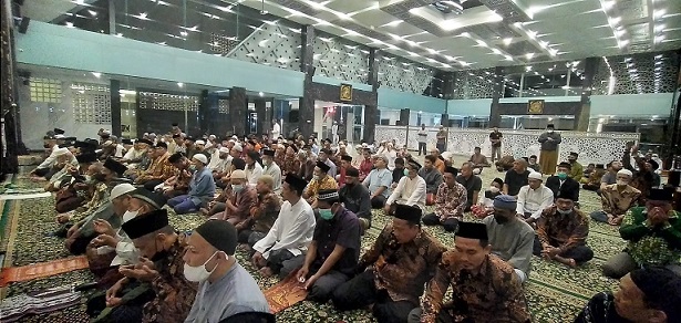 Takmir Masjid 30 M, Al Fattah Tulungagung, ingin tiru program Safari Ahad Subuh BKMM. Liputan Darul Setiawan, kontributor PWMU.CO Sidoarjo.