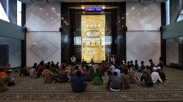 Takmir Masjid 30 M, Al Fattah Tulungagung, ingin tiru program Safari Ahad Subuh BKMM. Liputan Darul Setiawan, kontributor PWMU.CO Sidoarjo.