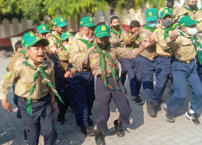 Fun and Exciting HW SD Muri, Seru dan Bikin Siswa Ketagihan, liputan kontributor PWMU.CO Kabupaten Gresik Erna Hamidah.