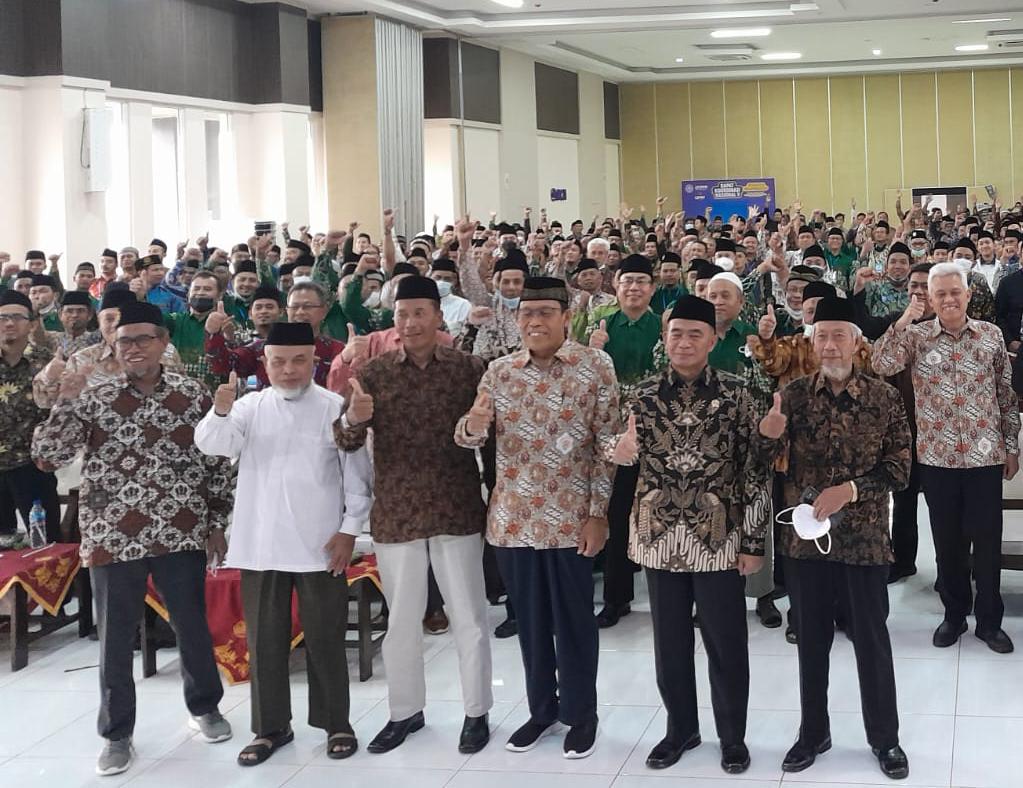 Menko PMK: Kaji Undang-Undang Pesantren Dengan Peraturan Turunannya ...