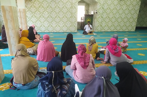 Komite Sekolah Karakter SD Muhammadityah 24 Surabaya gelar kajian al-Quran. Membahas al-Quran sebagai sumber hukum dan petunjuk umat manusia.