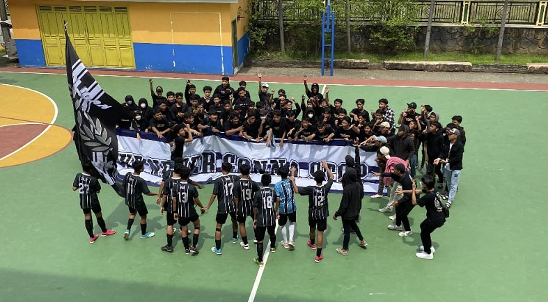 Didukung Hooligan, Tim Futsal SMP Musasi Raih Juara Smamuga Cup 2022; Liputan Kontributor PWMU.CO Farah Az Zahra Asmara.