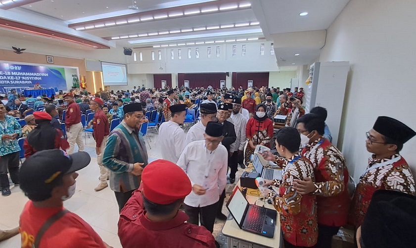 Evoting 13 Formatur PDM Kota Surabaya dijaga ketat Kosegu; Liputan Muriyono dan M Syaifudin Zuhri, kontributor PWMU.CO Kota Surabaya.
