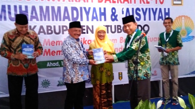 Muhammadiyah Situbondo Launching Buku Sejarah 2000-2020, liputan kontributor PWMU.CO Kabupaten Situbondo Sugiran.