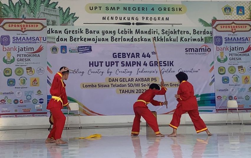 Tapak Suci Dan Power Art Smamsatu Memeriahkan Hut Smpn 4 Gresik Pwmu