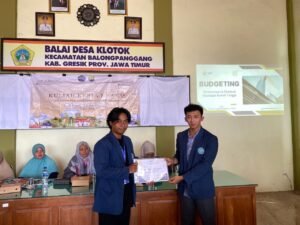 KKN UMG: Ibu-Ibu PKK Klotok Antusias Belajar Kelola Keuangan Rumah Tangga