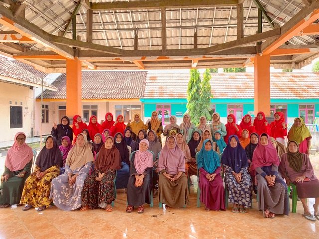 Mahasiswa KKN UMG Ikut Posyandu Balita dan Lansia di Desa Babatan