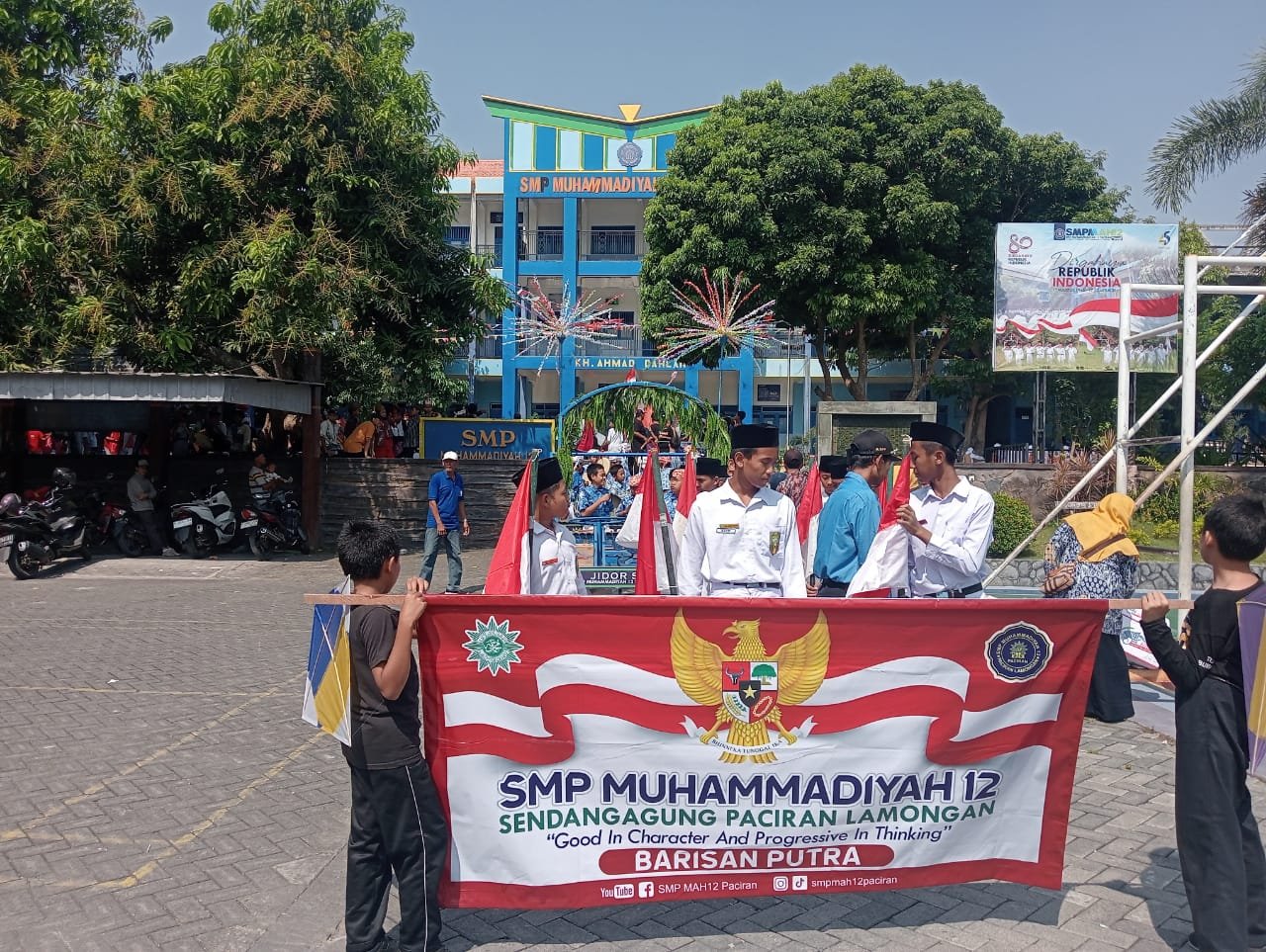 Disaksikan Ribuan Penonton, Spemudas Paciran Suguhkan 42 Tampilan di Karnaval Lembaga Pendidikan