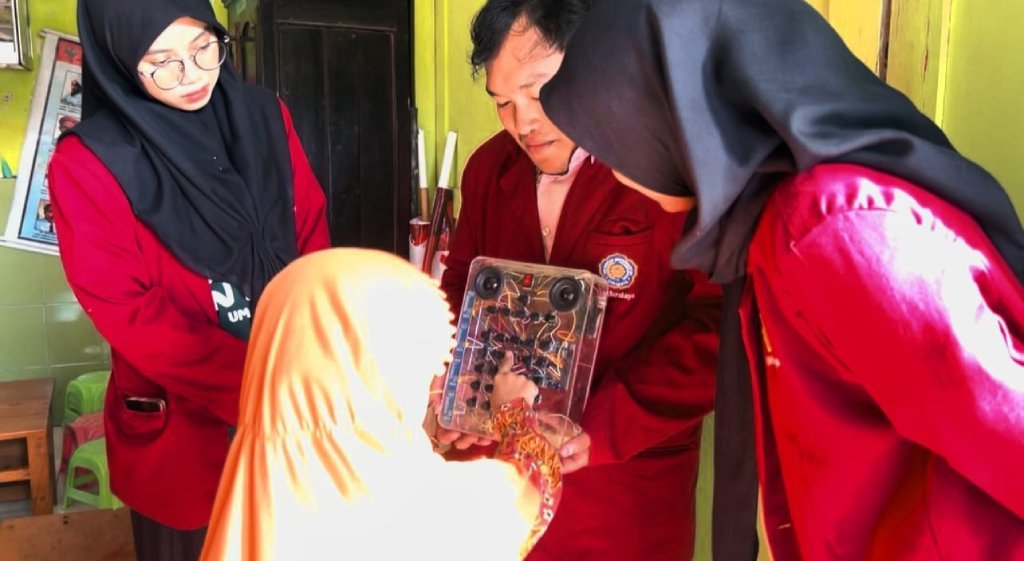 ElTouch, Media Belajar Interaktif yang Bikin Anak TK ABA 10 Pacet Semangat