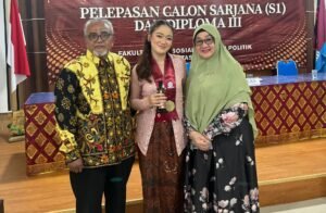 Cerita Seru Jurnalis Senior Saat Putri Bungsu Raih Cumlaude di Udayana