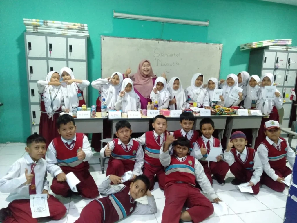 Supermarket Matematika SD Mumtaz: Latih Hitung, Tanam Nilai Kejujuran