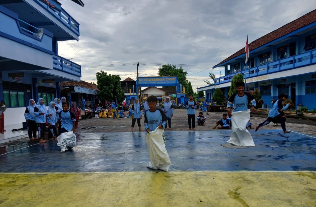 Tawa, Sportivitas, dan Kebersamaan Warnai HUT ke-80 RI di MTs Muhammadiyah 4 Bulubrangsi
