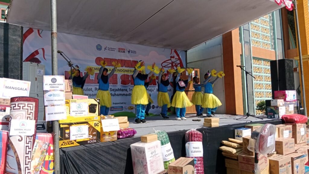 SD Muhammadiyah Benjeng Meriahkan HUT ke-80 RI dengan Lomba Senam Kostum Kreasi