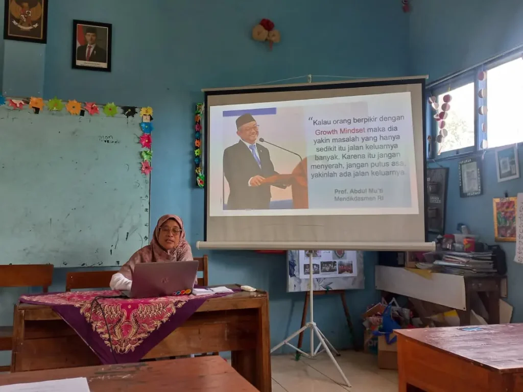 Tumbuhkan Growth Mindset: Ustadz-Ustadzah SD Muhammadiyah Melirang Gelar Diseminasi Pebelajaran Mendalam