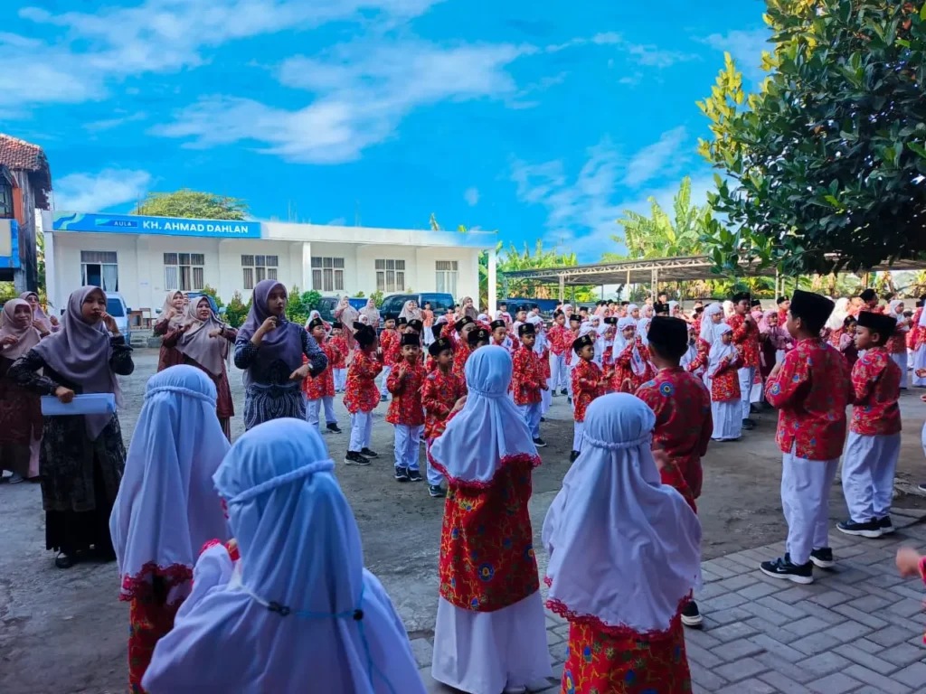 Senam “Anak Indonesia Hebat” Semarakkan Pagi di SD Al Islam Morowudi Setiap Jumat